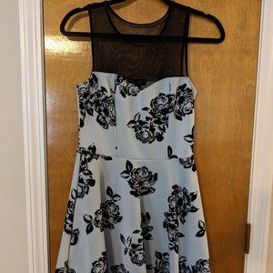 Trixxi fit & flare dress size M